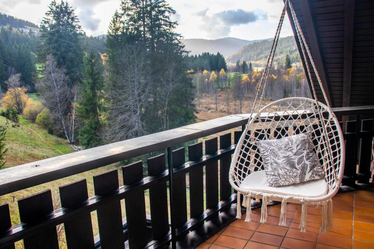 Blackncozy - Grosszuegiges Designappartement Mit Boxspringbetten Und Heimkino Feldberg  Exterior photo